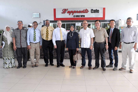 President Dean L. Bresciani (fifth from left) and Prof. Datin Paduka Dr. Aini Ideris, UPM Vice Chancellor with officers from both universities after the meeting.